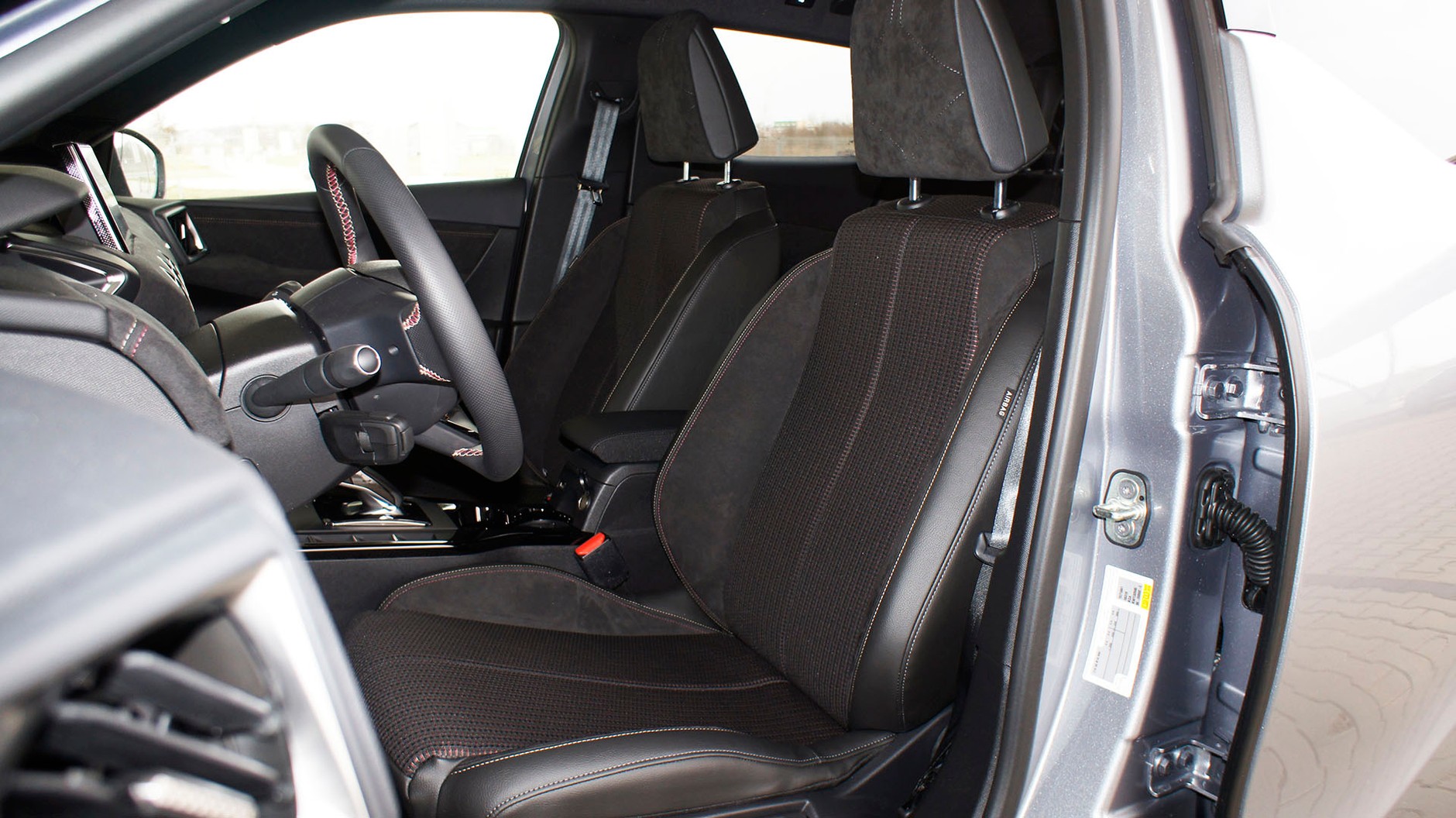 DS 3 Crossback E-tense - elektryk idealny do miasta