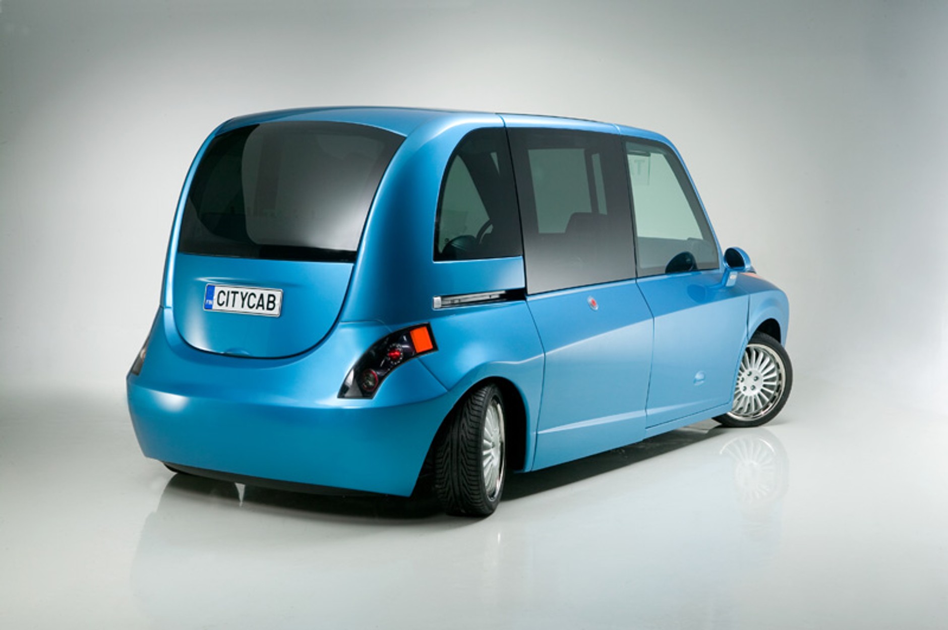 Paryż na żywo: CityCab – taksówka przyjazna ludziom i środowisku naturalnemu