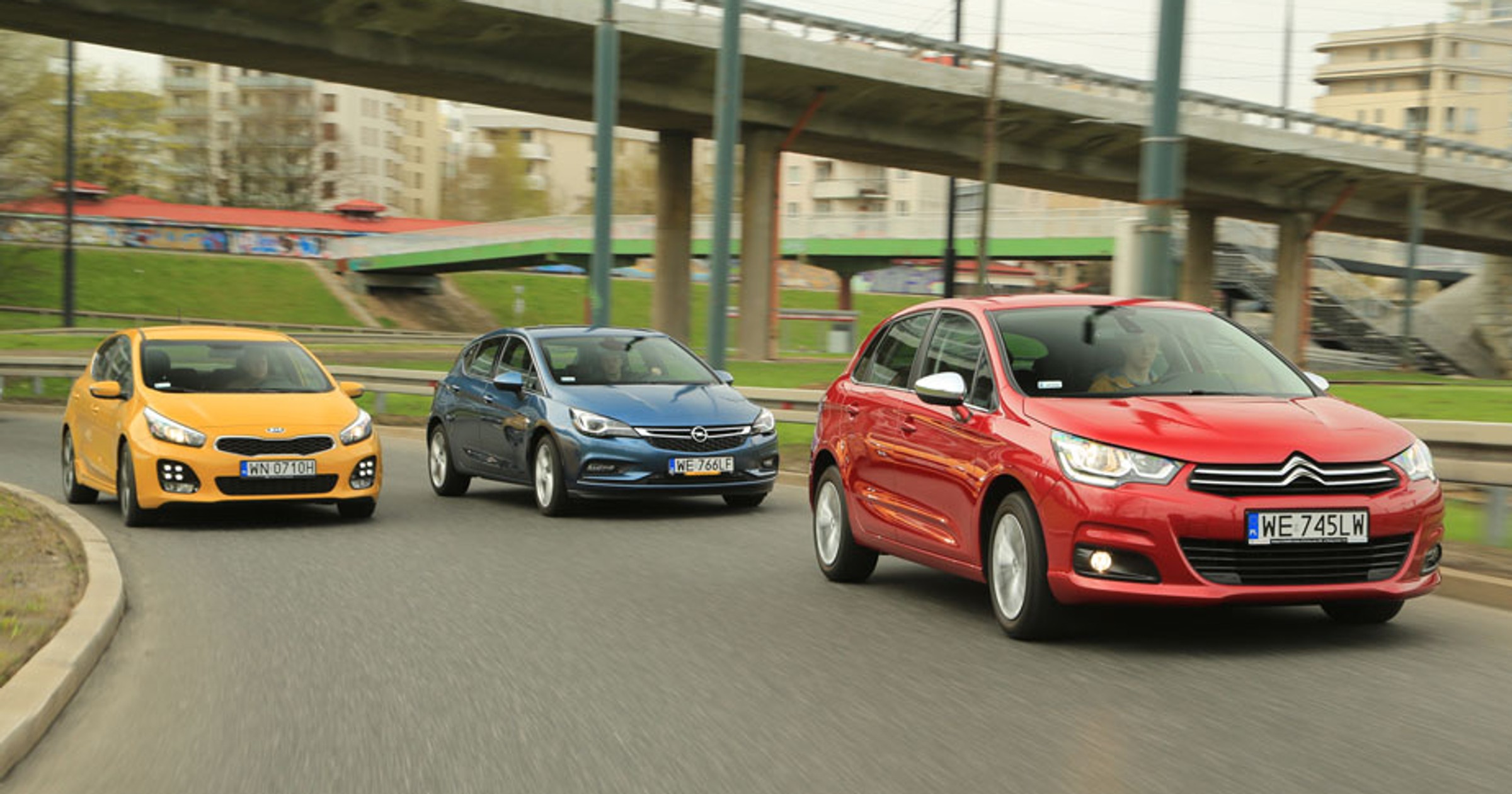 Kia Cee'd kontra Opel Astra i Citroen C4 - porównanie kompaktów z małymi silnikami benzynowymi