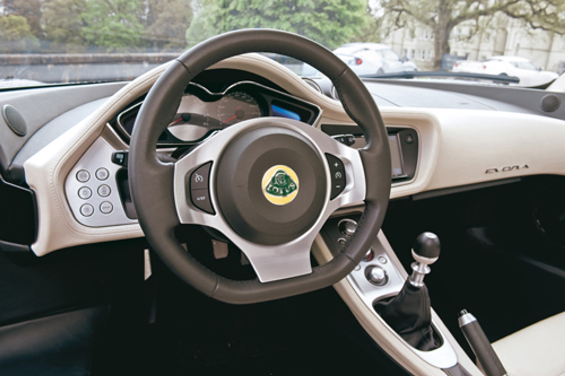 Lotus Evora 2+2: Diabeł ukryty jest w szczegółach