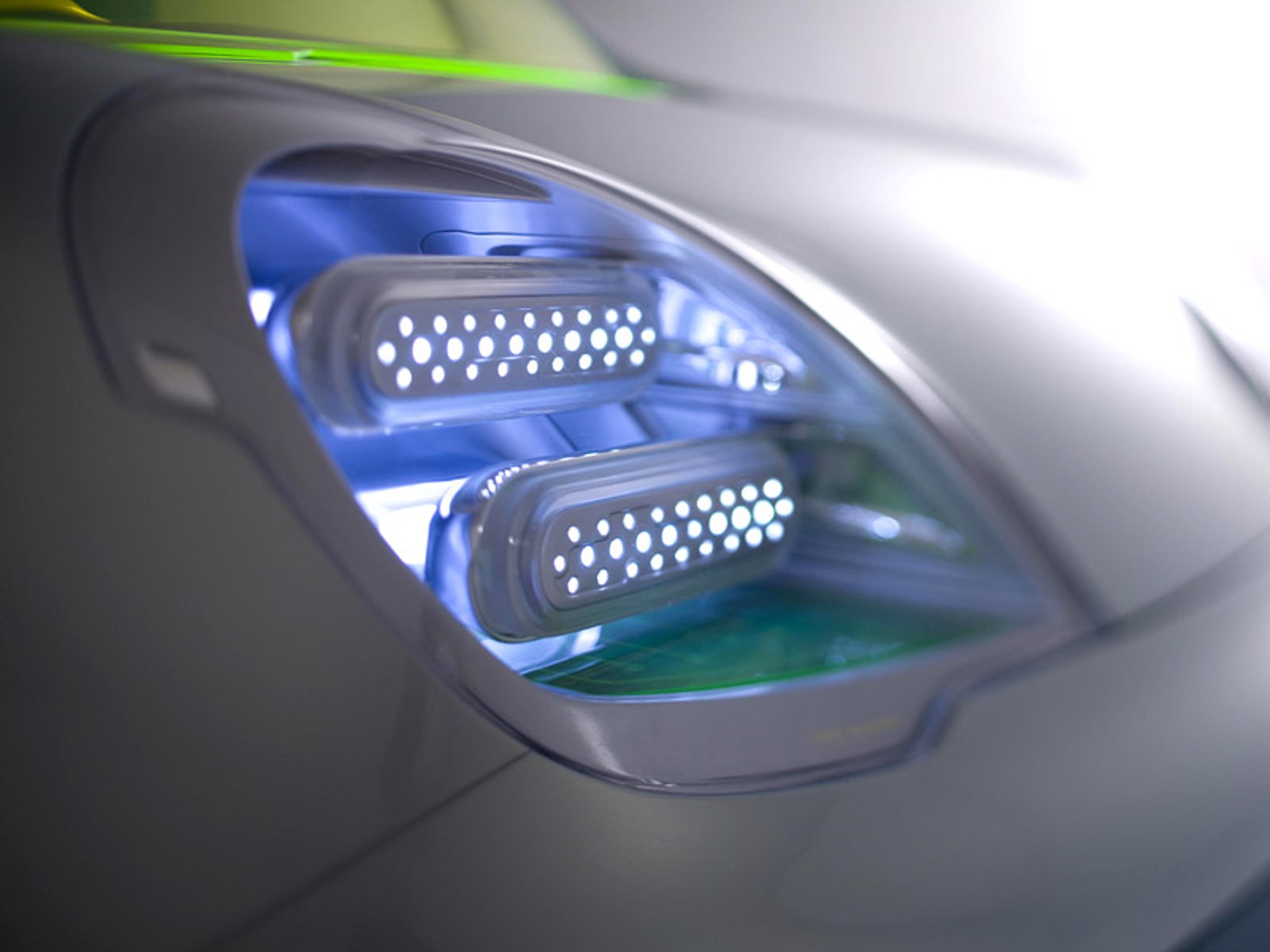 Paryż 2008: niezwykły Renault Z.E. Concept (fotogaleria + wideo)