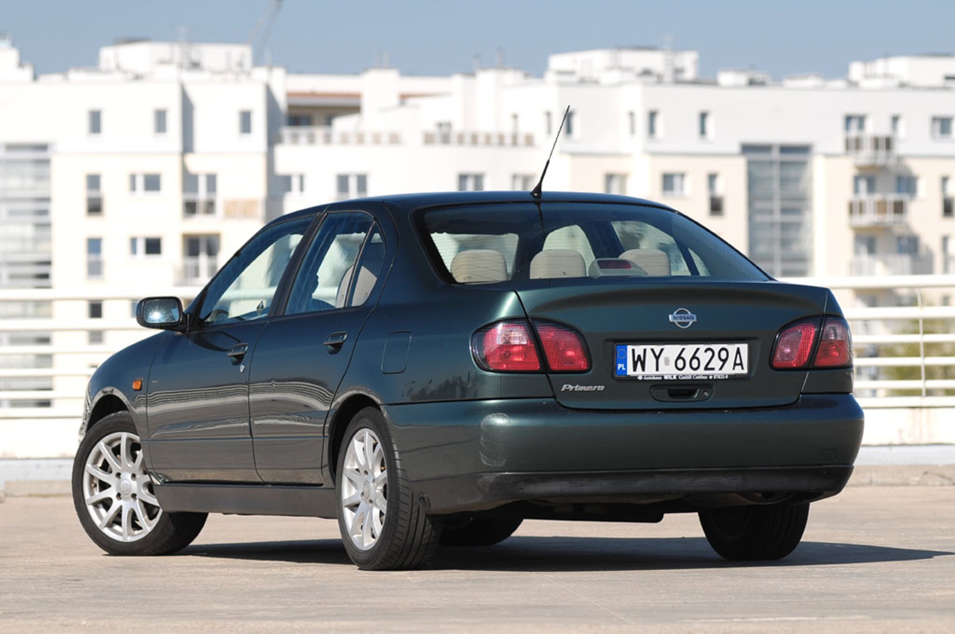 Nissan Primera 1.8: Nie wyruszaj w drogę bez zapasu oleju