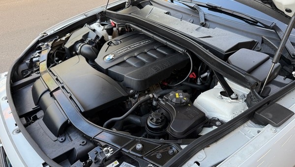 Ten nawyk niszczy silnik szybciej niż przebieg. Mechanicy ostrzegają przed kosztami