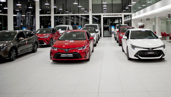 Toyota wygrywa w 2020 roku, Opel i Mazda straciły najwięcej, ale i tak najpopularniejsza Octavia