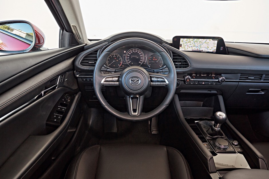 Mazda 3 - kokpit