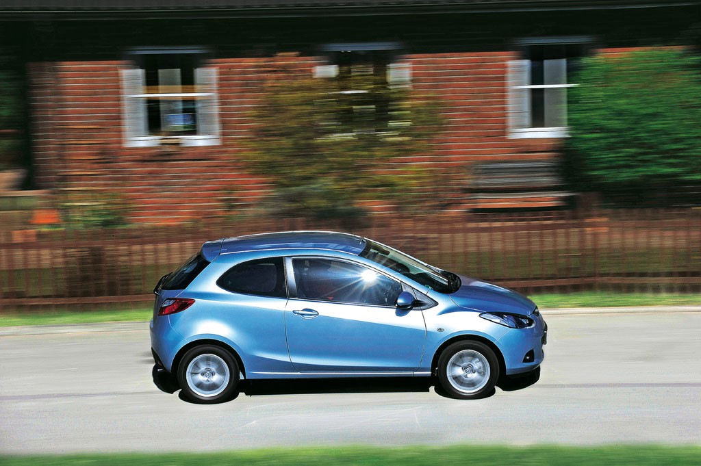 Klasa B - prawie, czy już kompakty? Mazda 2 kontra Opel Corsa, Renault Clio i Volkswagen Polo