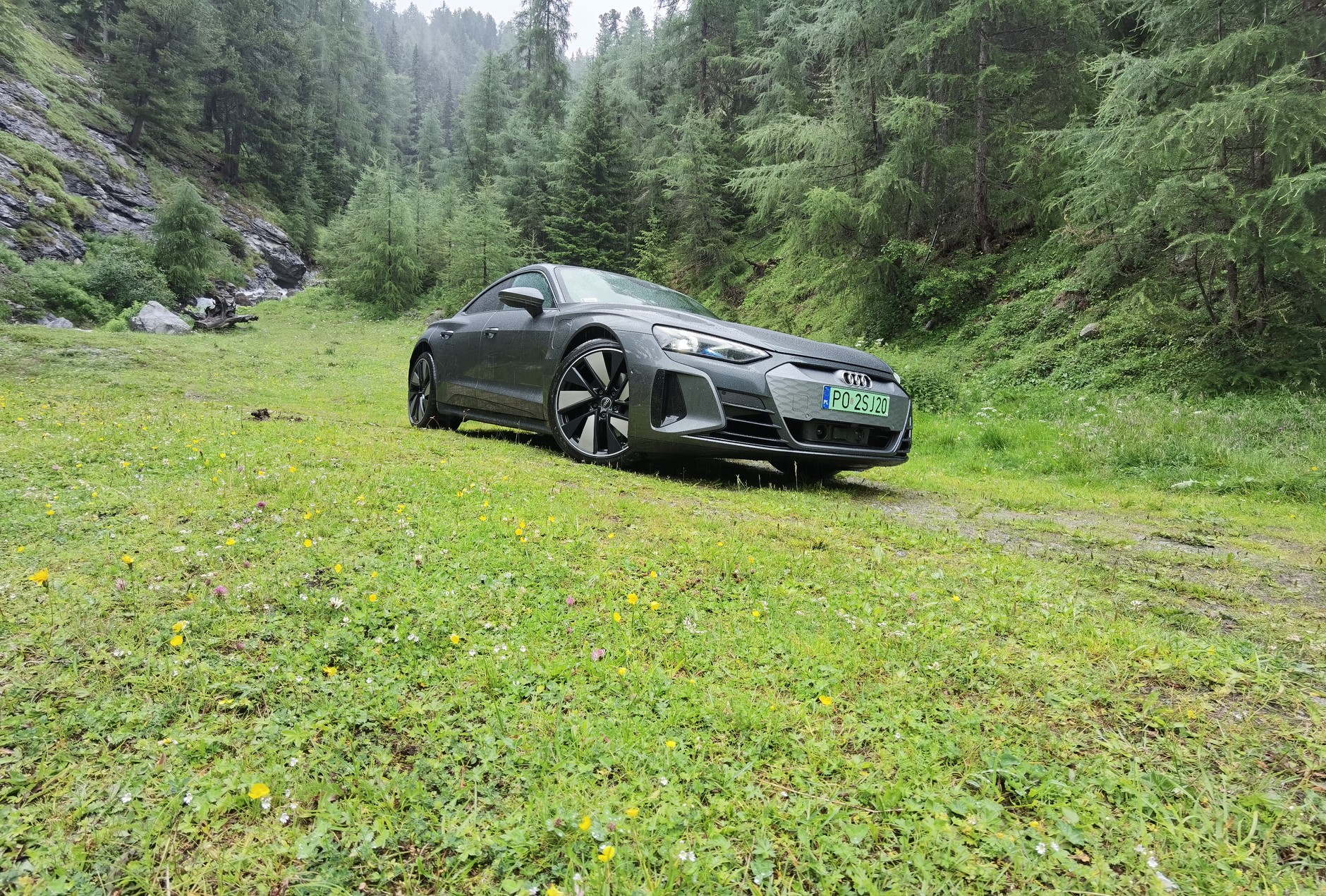 Elektromobilność Alpy Audi e-Tron S Audi e-Tron GT Porsche Taycan