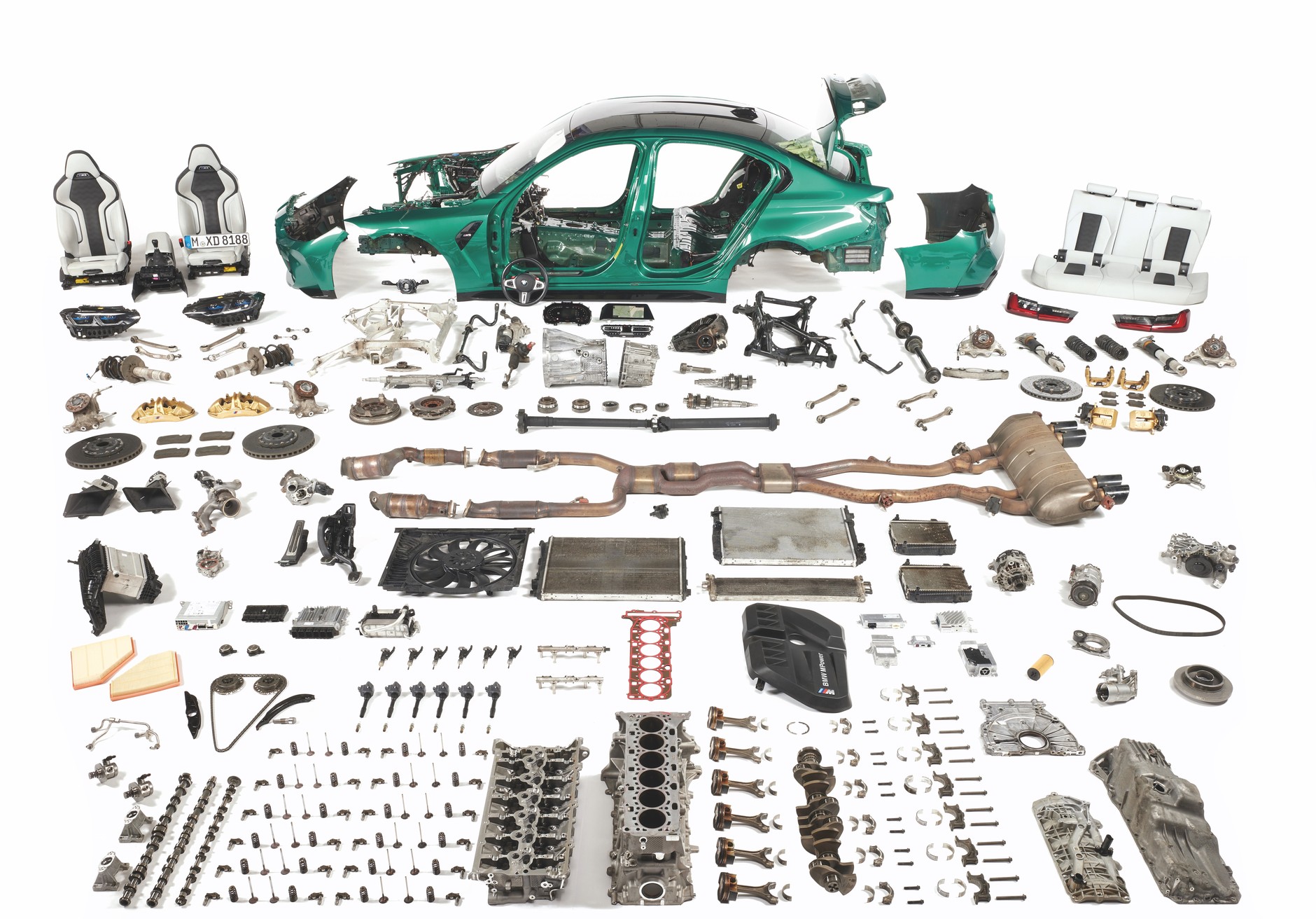 BMW M3 po 100 tys. km: technikom Dekry tym razem nie udało się żadnej części, która byłaby w niewłaściwym stanie. Nadwozie zabezpieczono perfekcyjnie przed korozją, a mechanika okazała się wyjątkowo solidna.