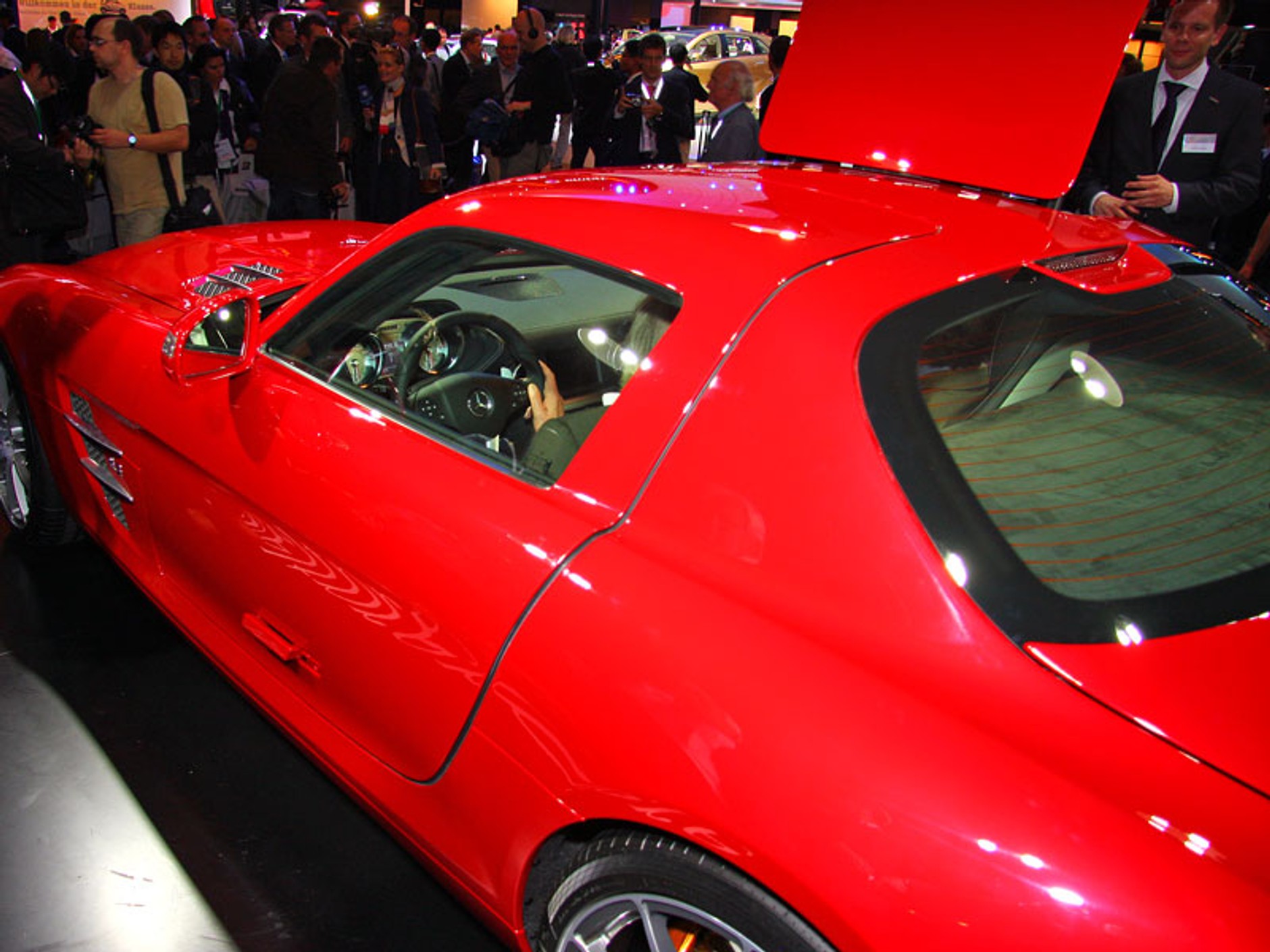 IAA Frankfurt 2009: Mercedes-Benz SLS AMG – Gullwing XXI wieku, pierwsze wrażenia