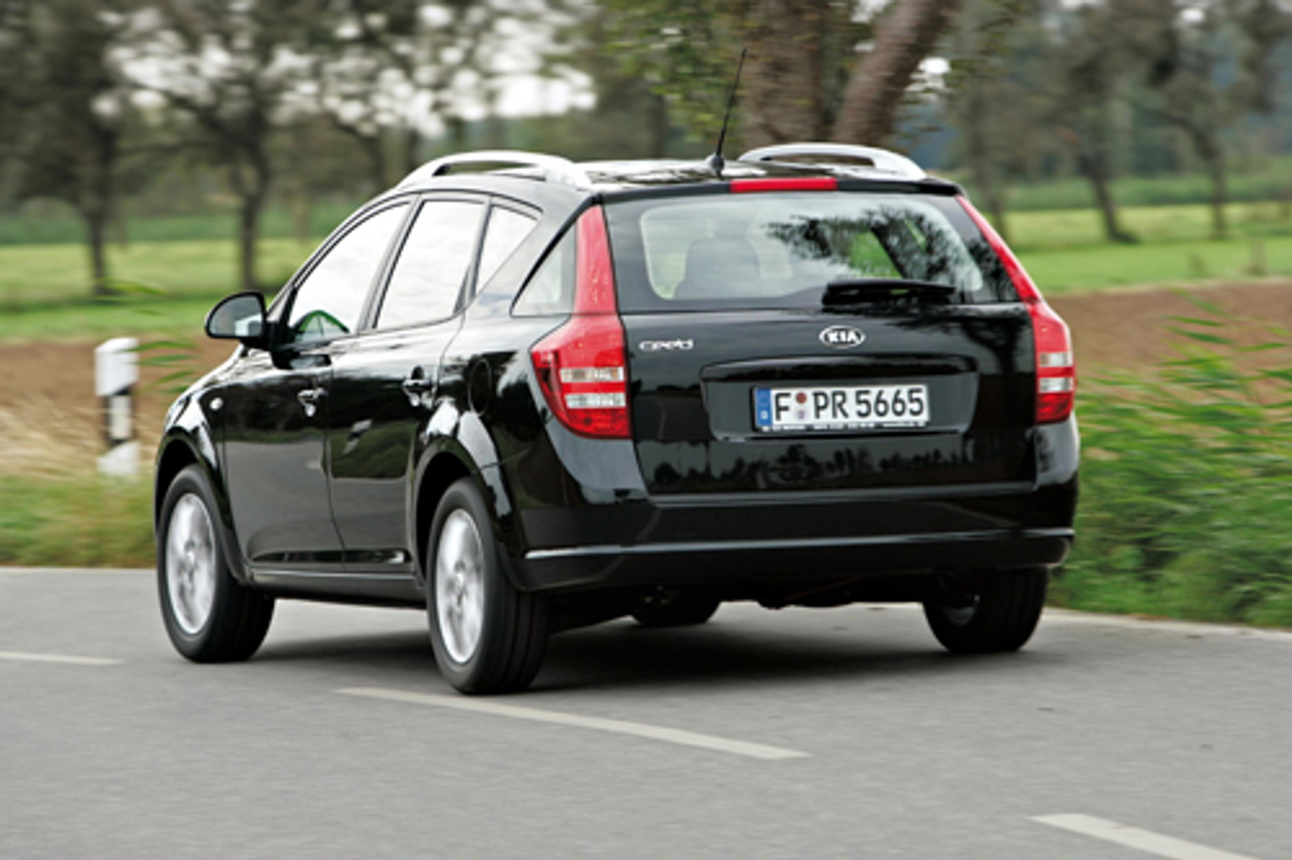 Kia ceed SW kontra VW Golf Variant - Czy ceed zostanie liderem?