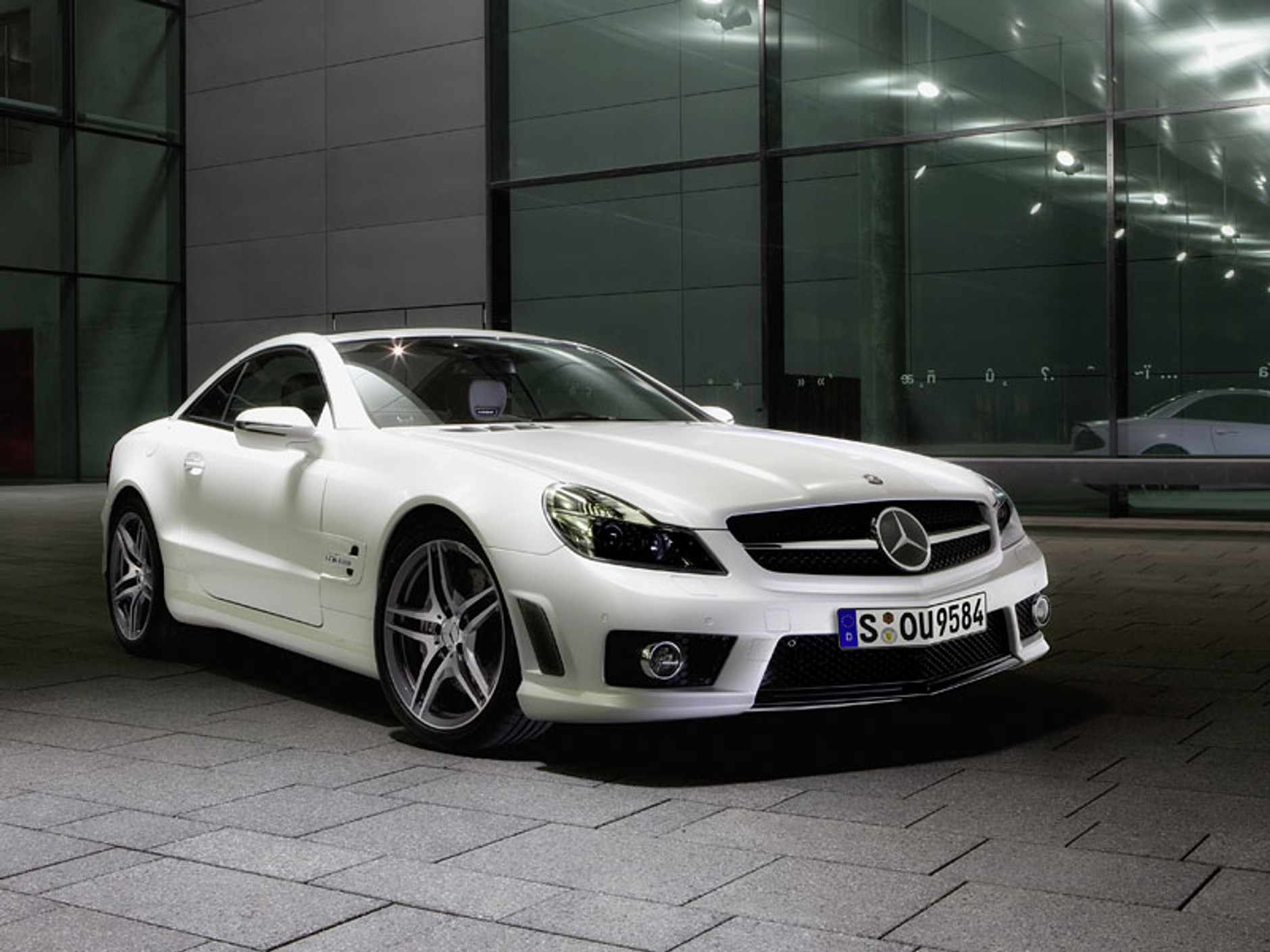 Mercedes-Benz SL 63 AMG Edition IWC: szwajcarska precyzja