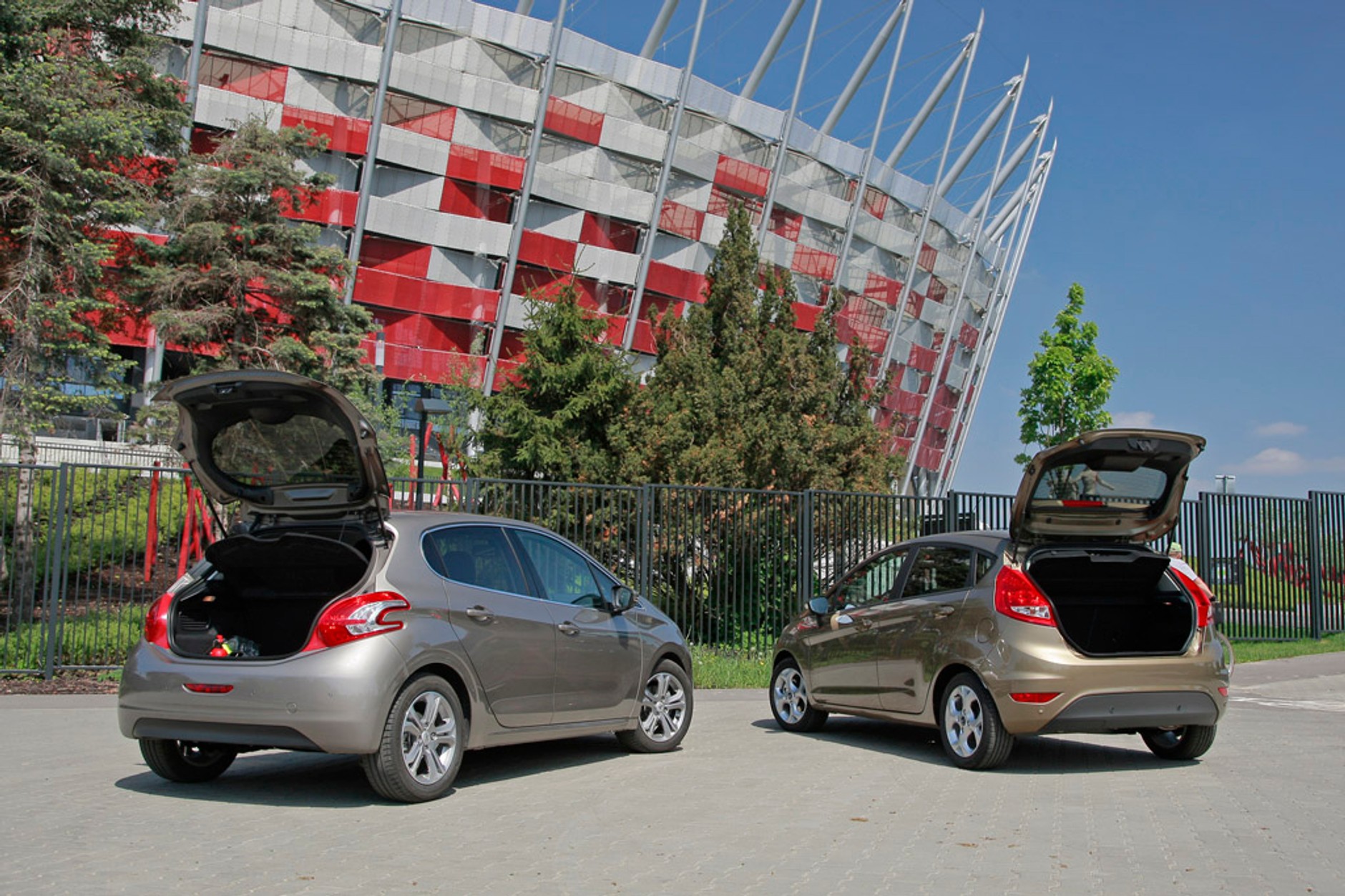 Ford Fiesta kontra Peugeot 208: które auto warto wybrać