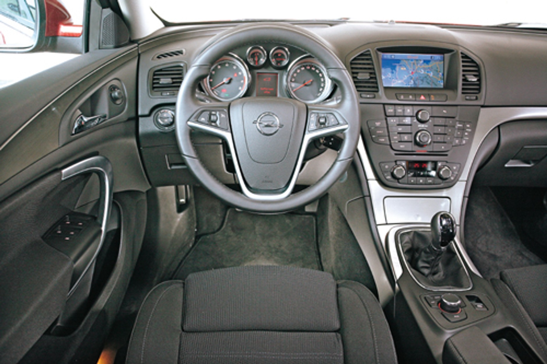 Opel Insignia kontra Renault Laguna Grandtour i Volkswagen Passat Variant: Czy kombi Opla pokona konkurentów?