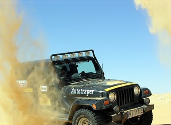 Mistrz 4x4 na piaskach Sahary