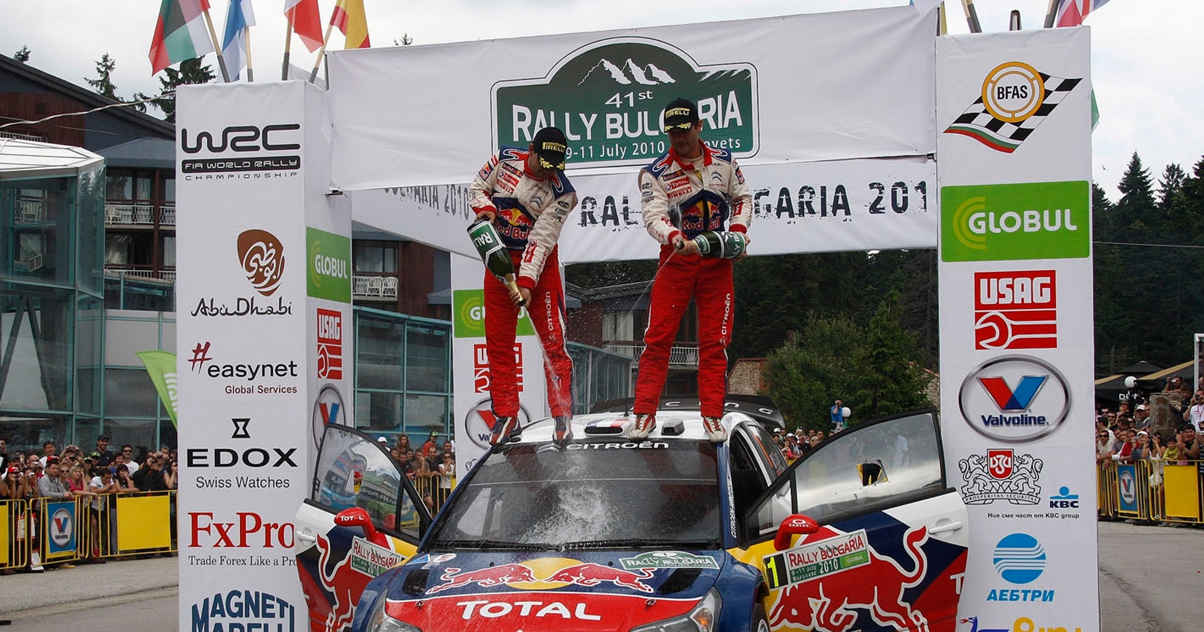 Citroën Total WRT taranuje konkurentów (galeria)