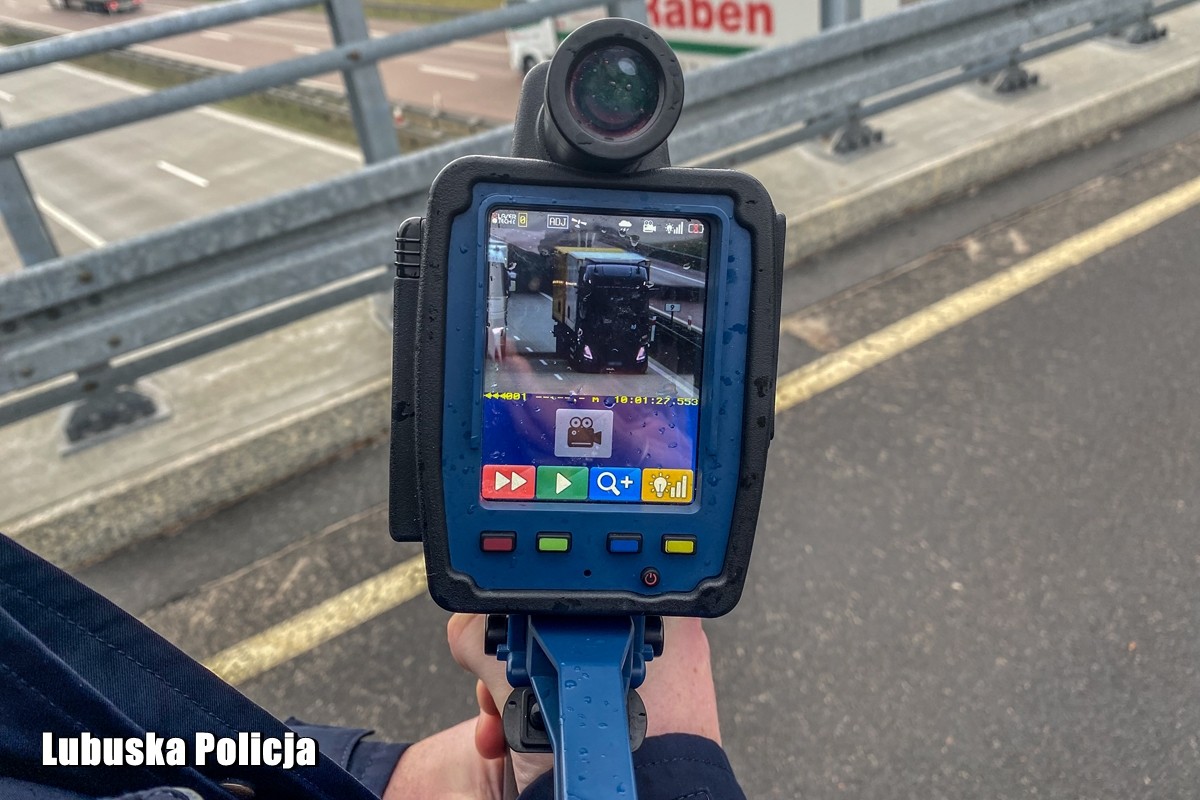 Policja łapała kierowców na A2 dronami