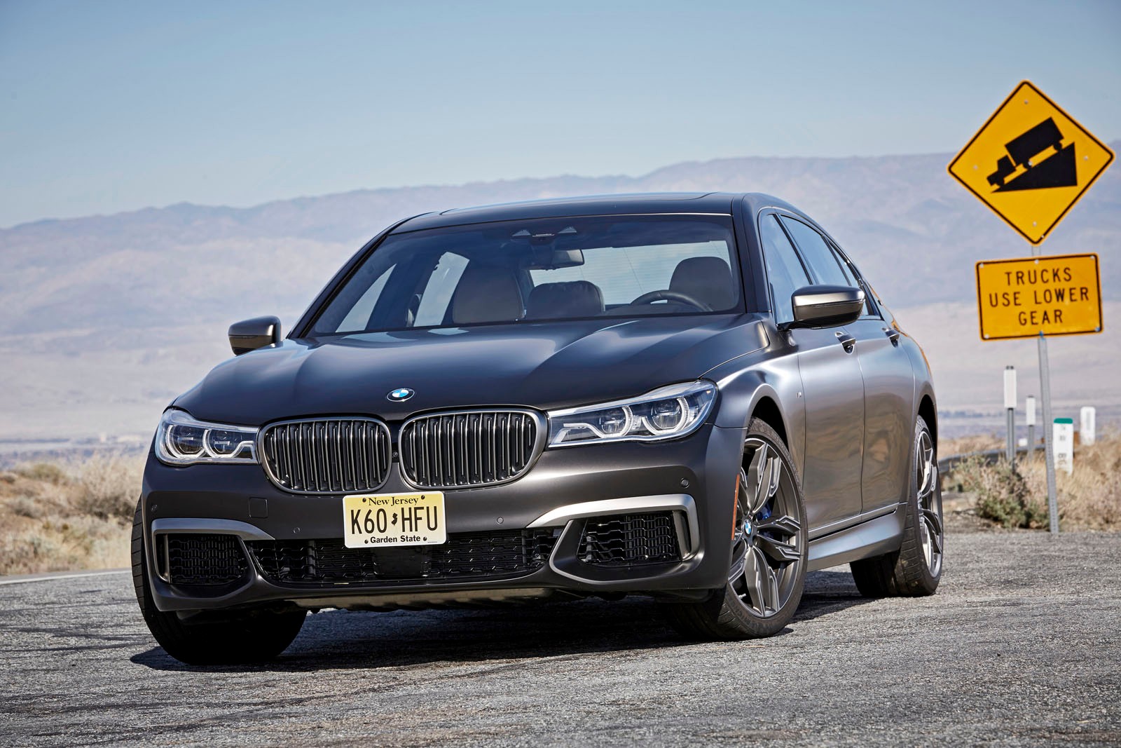 BMW M760i xDrive – nowy początek V12