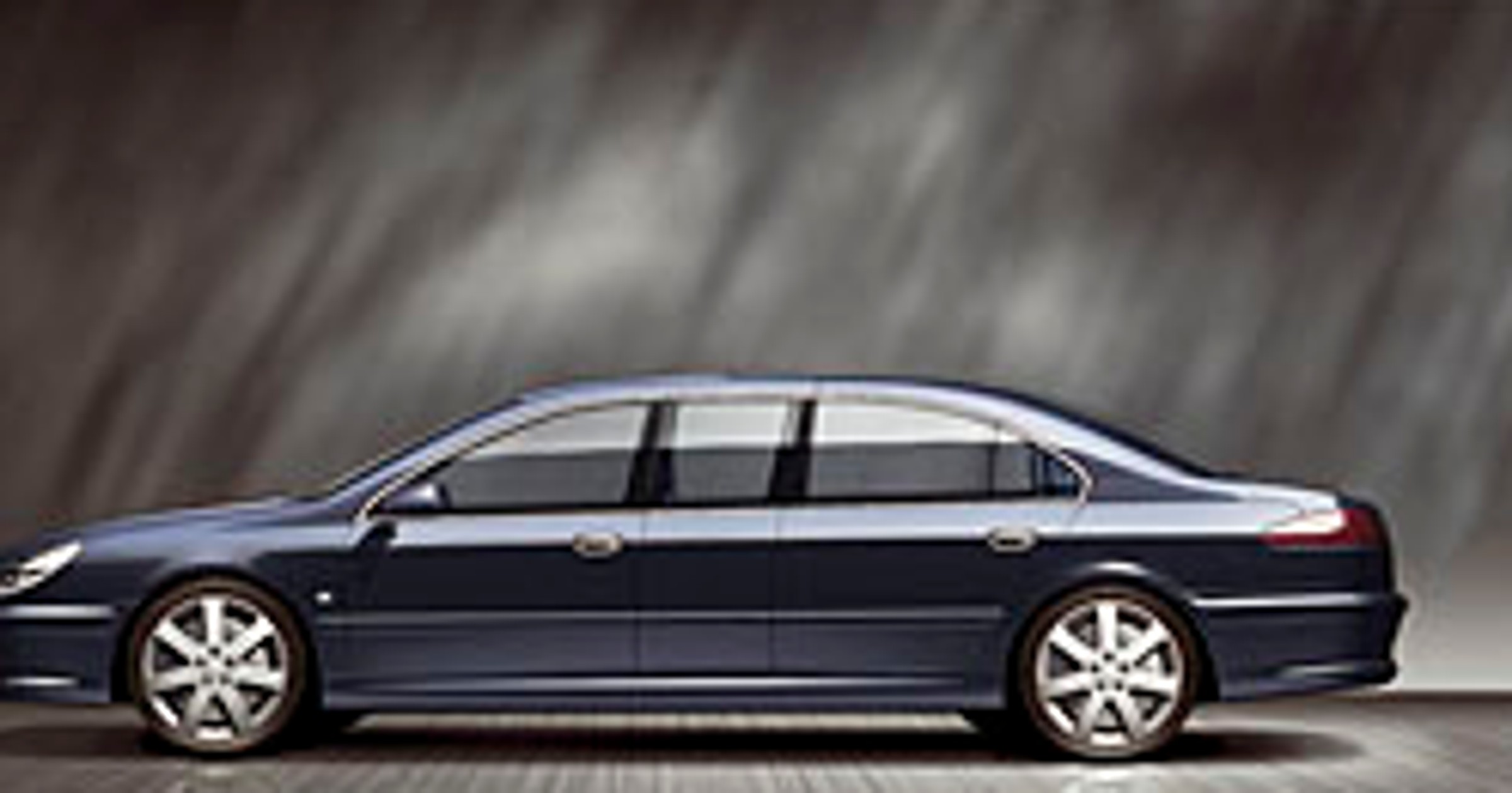 Peugeot 607 Paladine woził francuskiego prezydenta po Champs Elysées