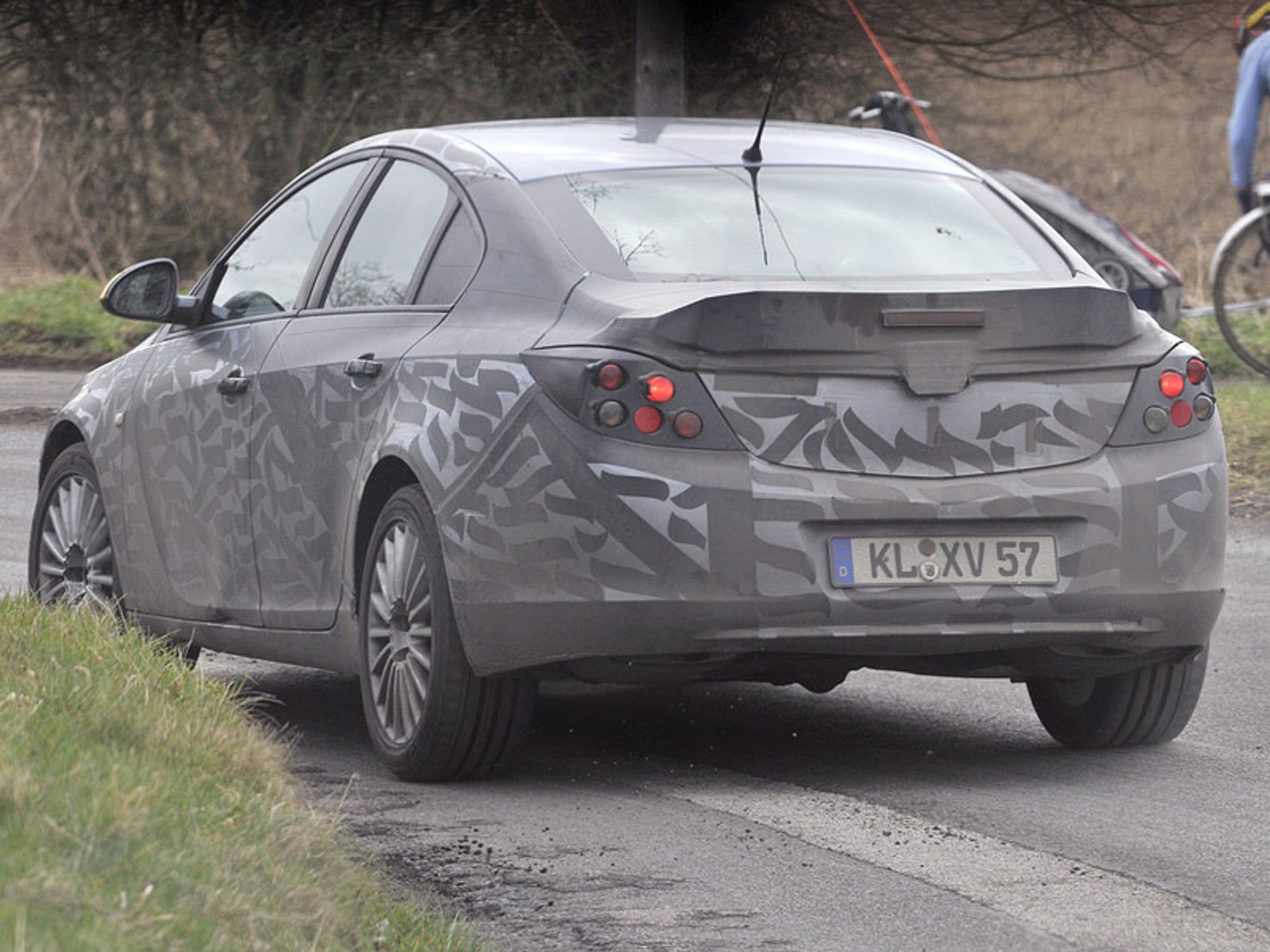 Opel: kamuflaż i maskowanie - walka z paparazzi prototypów