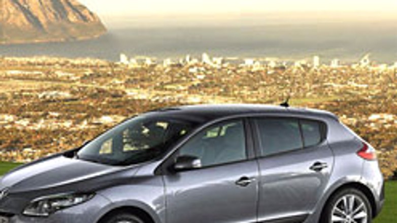 Paryż 2008: nowy Renault Megane - pierwsze zdjęcia przed premierą