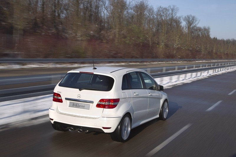 Mercedes B55 – dwie podłogi, silnik V8, napęd na tył, wow