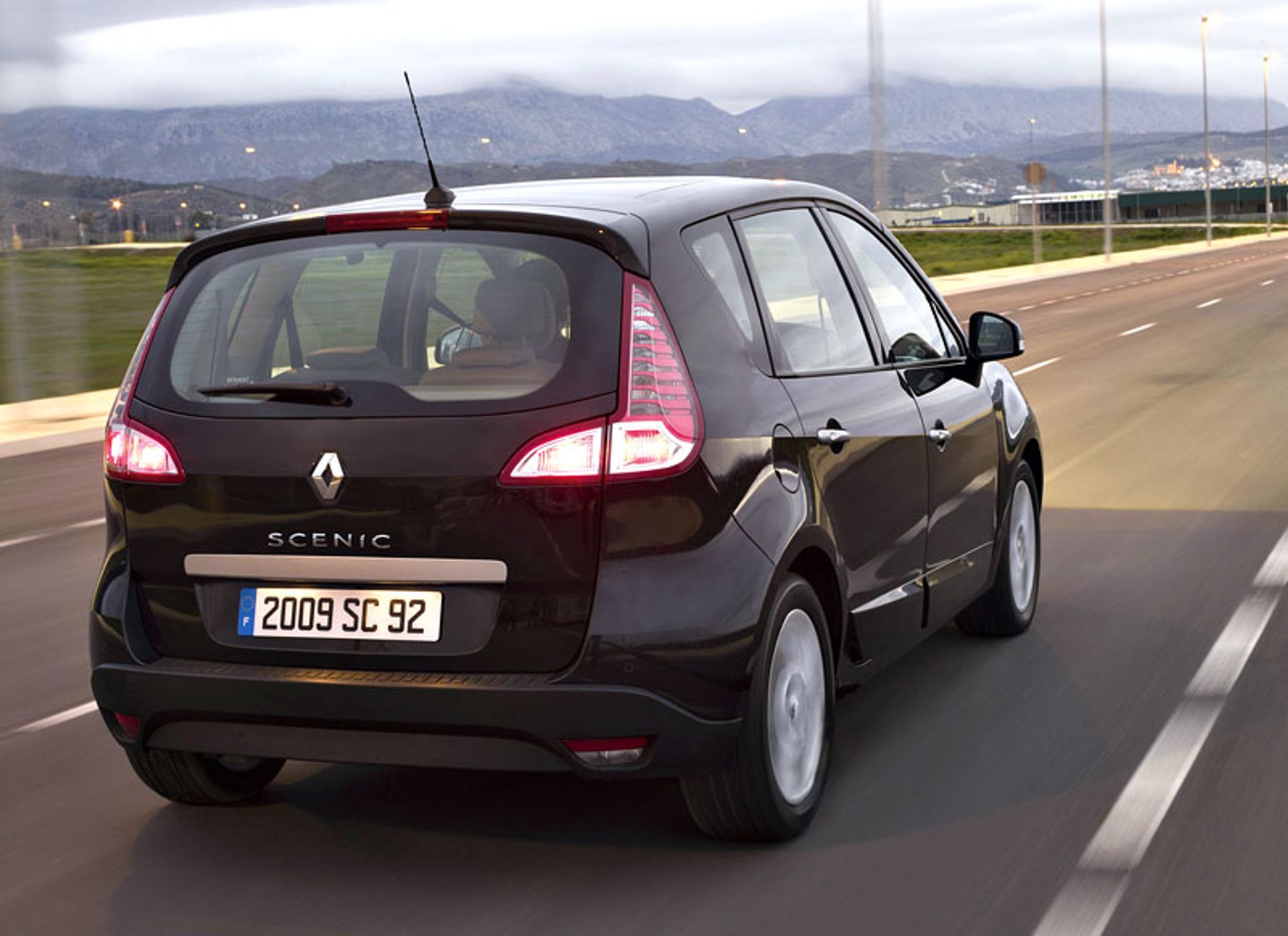 Nowy Renault Scenic: ładny, nowoczesny, wygodny (ceny w Polsce)