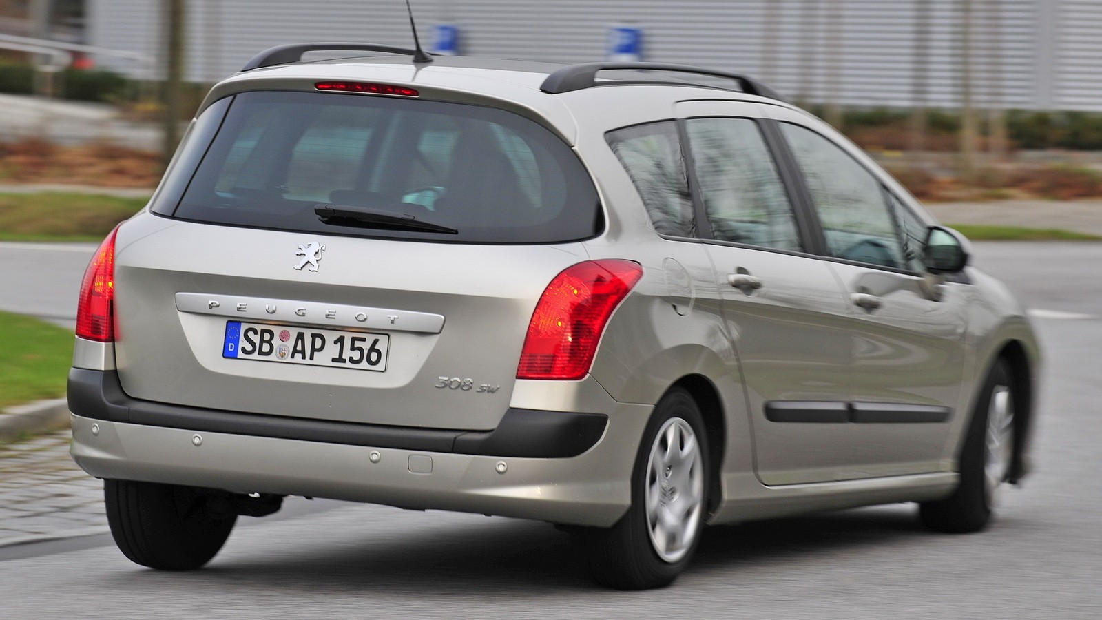 Peugeot 308 SW (2008-14)
1.6 VTi/120 KM - od 19 000 zł