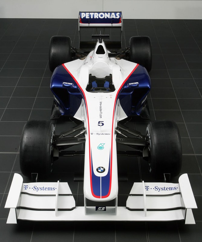 Formuła 1: Robert Kubica sprawdził nowy bolid BMW Sauber - F1.09 (fotogaleria)
