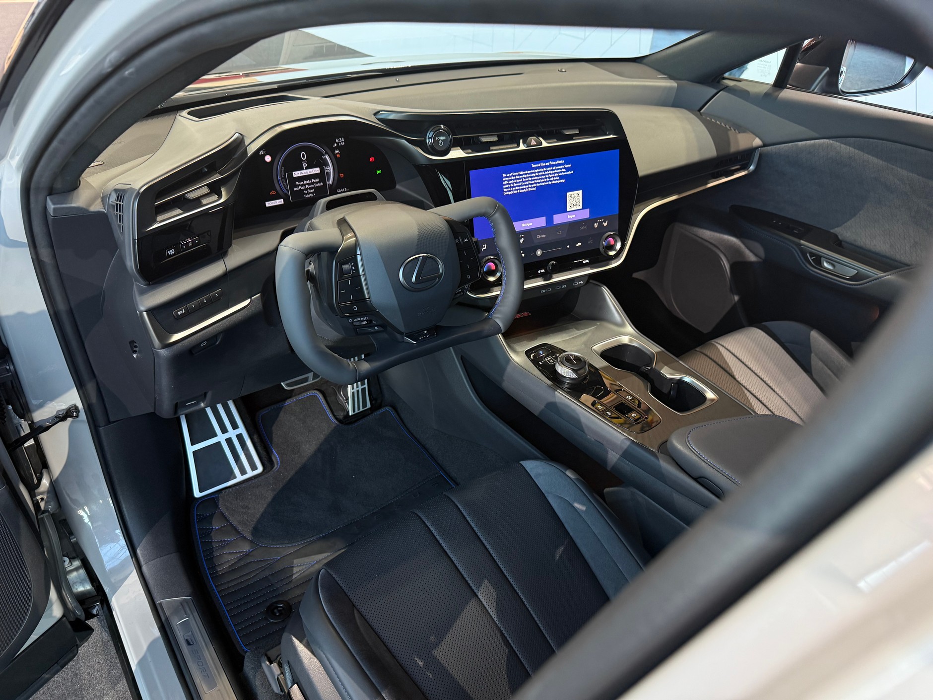 Nowy Lexus RZ