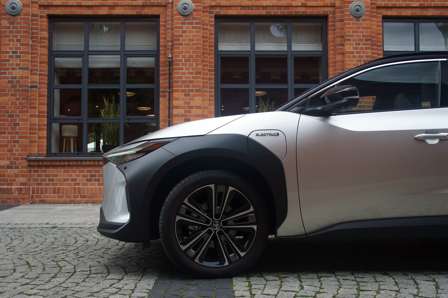 Pierwsze jazdy Toyotą bZ4X w Polsce