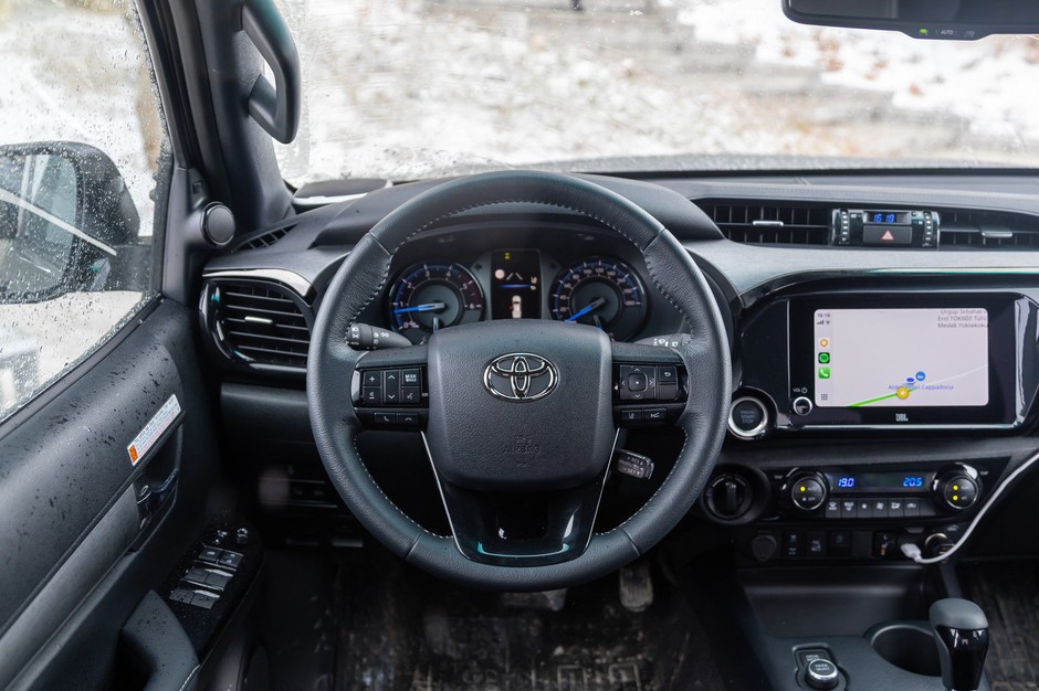 Toyota Hilux MHEV