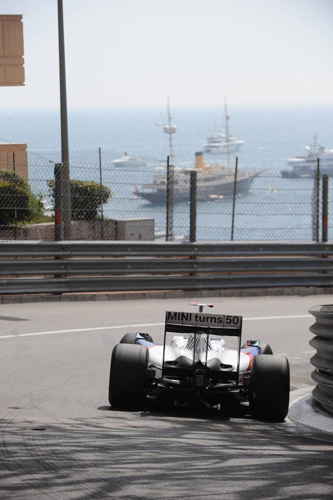Grand Prix Monaco 2009: Button królem, Kubica w garażu (fotogaleria)