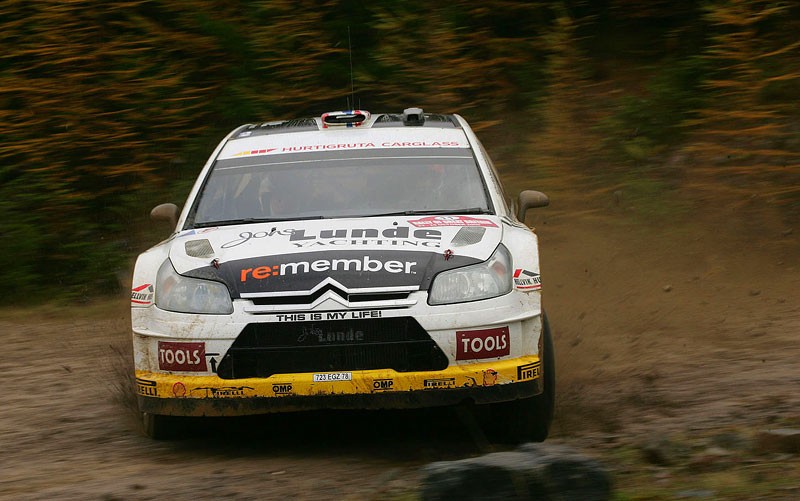 Rajd Wielkiej Brytanii 2009: mistrz świata Loeb w akcji - fotogaleria Rallyworld©Willy Weyens