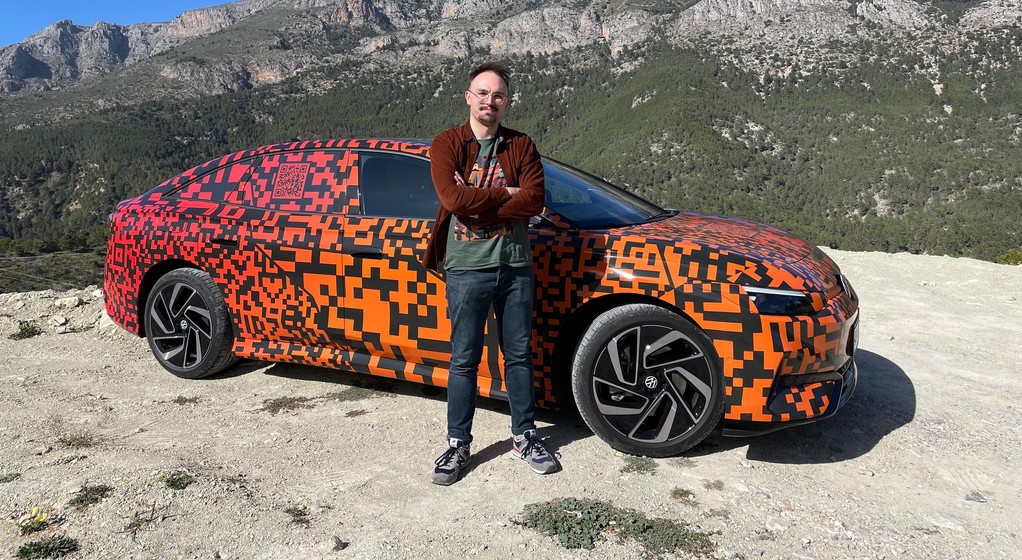 Pierwsza jazda zamaskowanym Volkswagenem ID.7