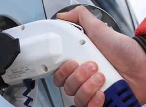 Polacy ruszyli po auta elektryczne. Dealerzy nie nadążają z obsługą