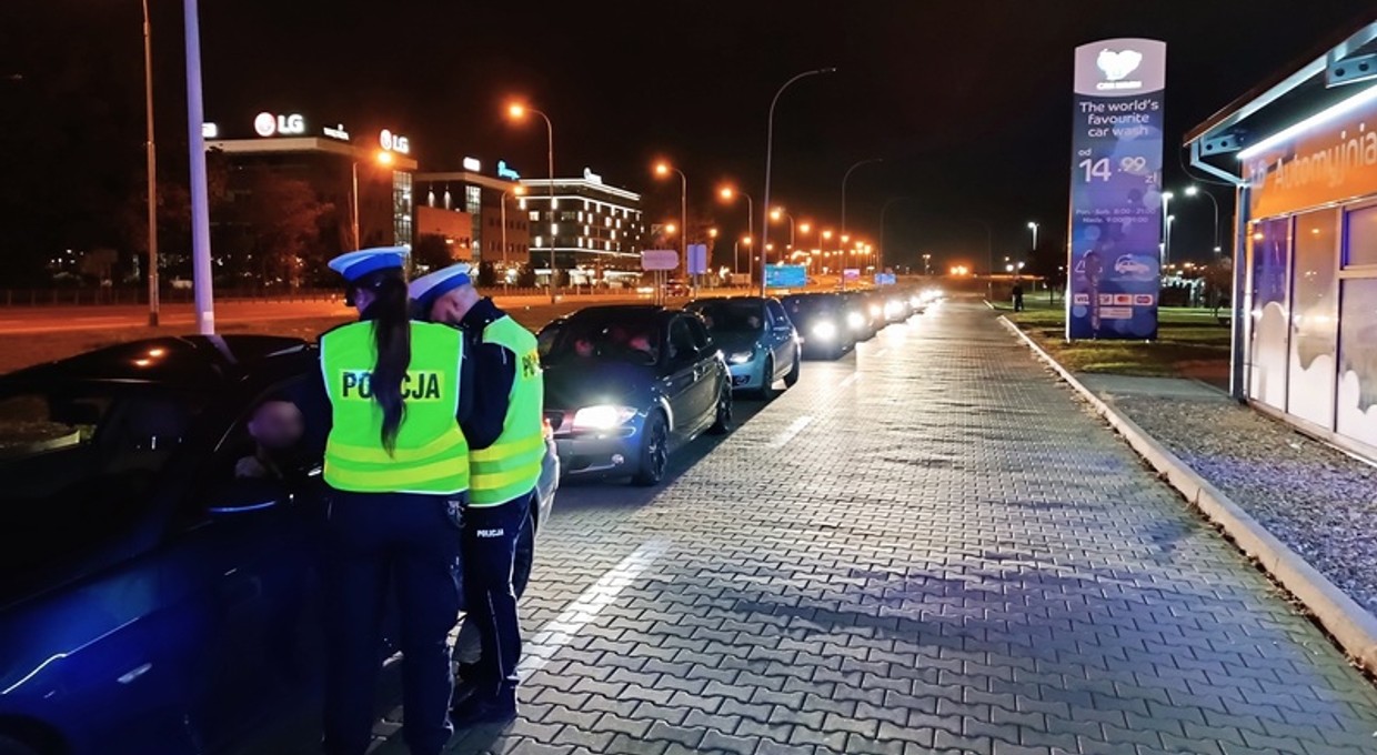 Policja i wiceszef MSWiA potwierdzają. Organizacja i udział w nielegalnych wyścigach będą przestępstwem