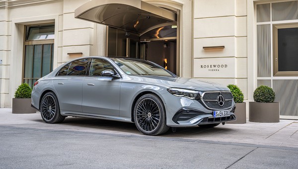 Nowy Mercedes Klasy E to ostatnia generacja ze spalinowym napędem. Mamy zdjęcia wersji kombi