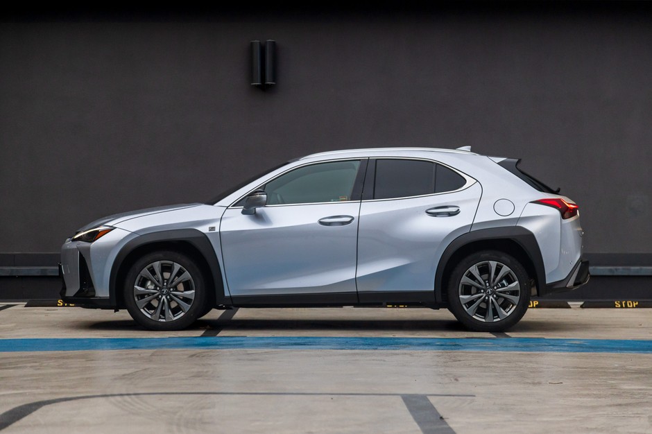 2024 Lexus UX300h