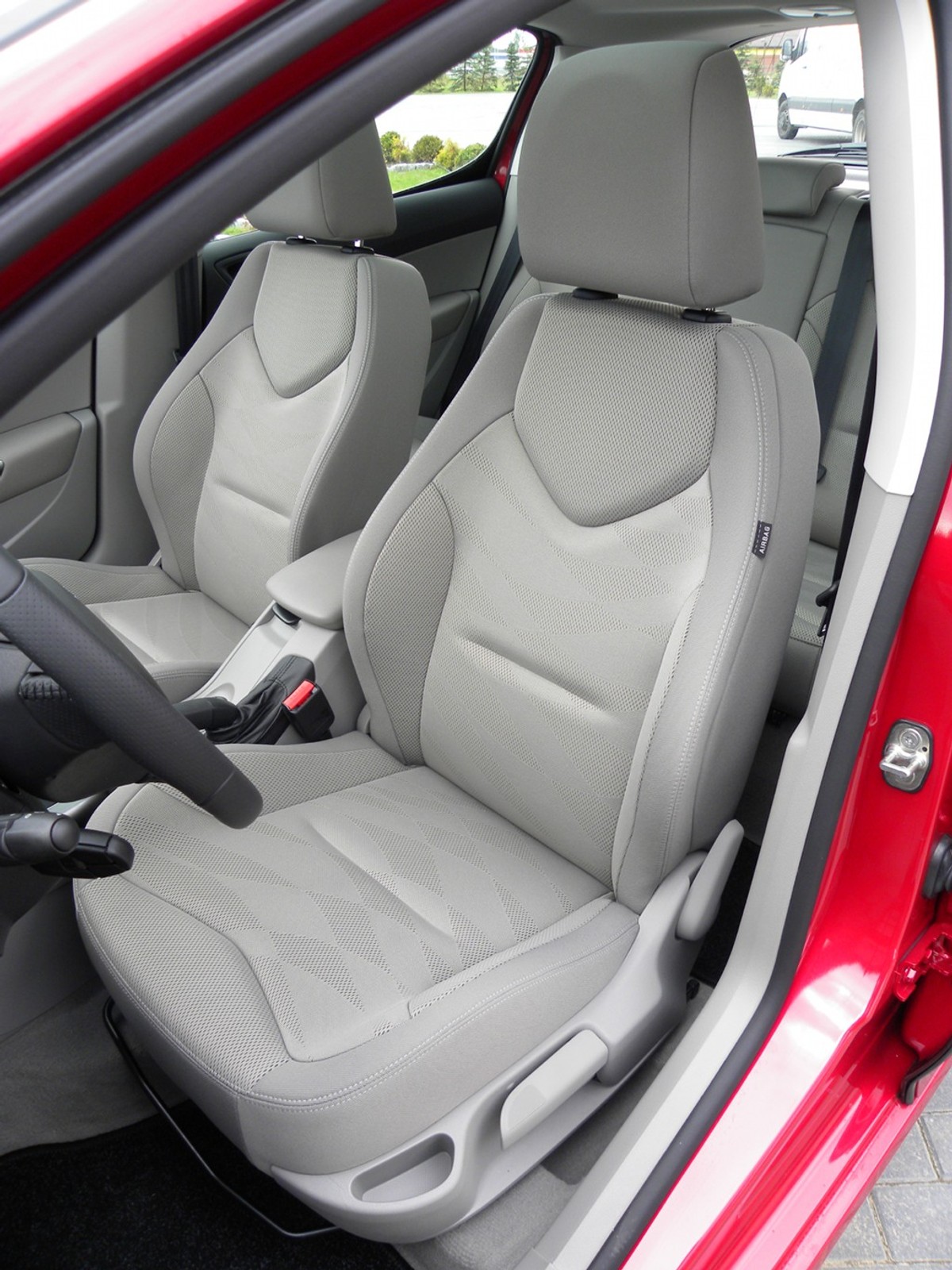 Peugeot 308 FL: Świeża twarz