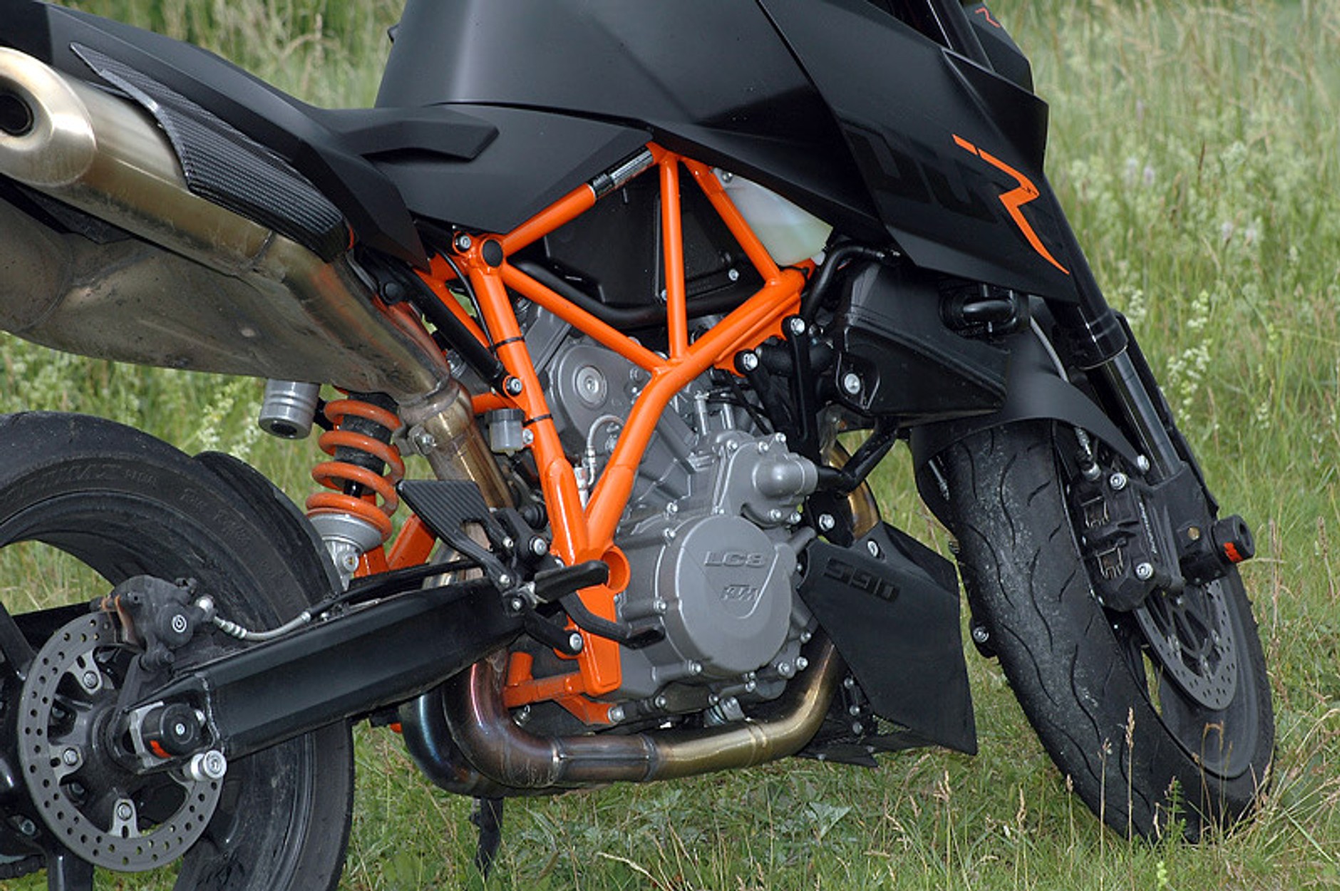 KTM 990 SuperDuke R: Ready to Race