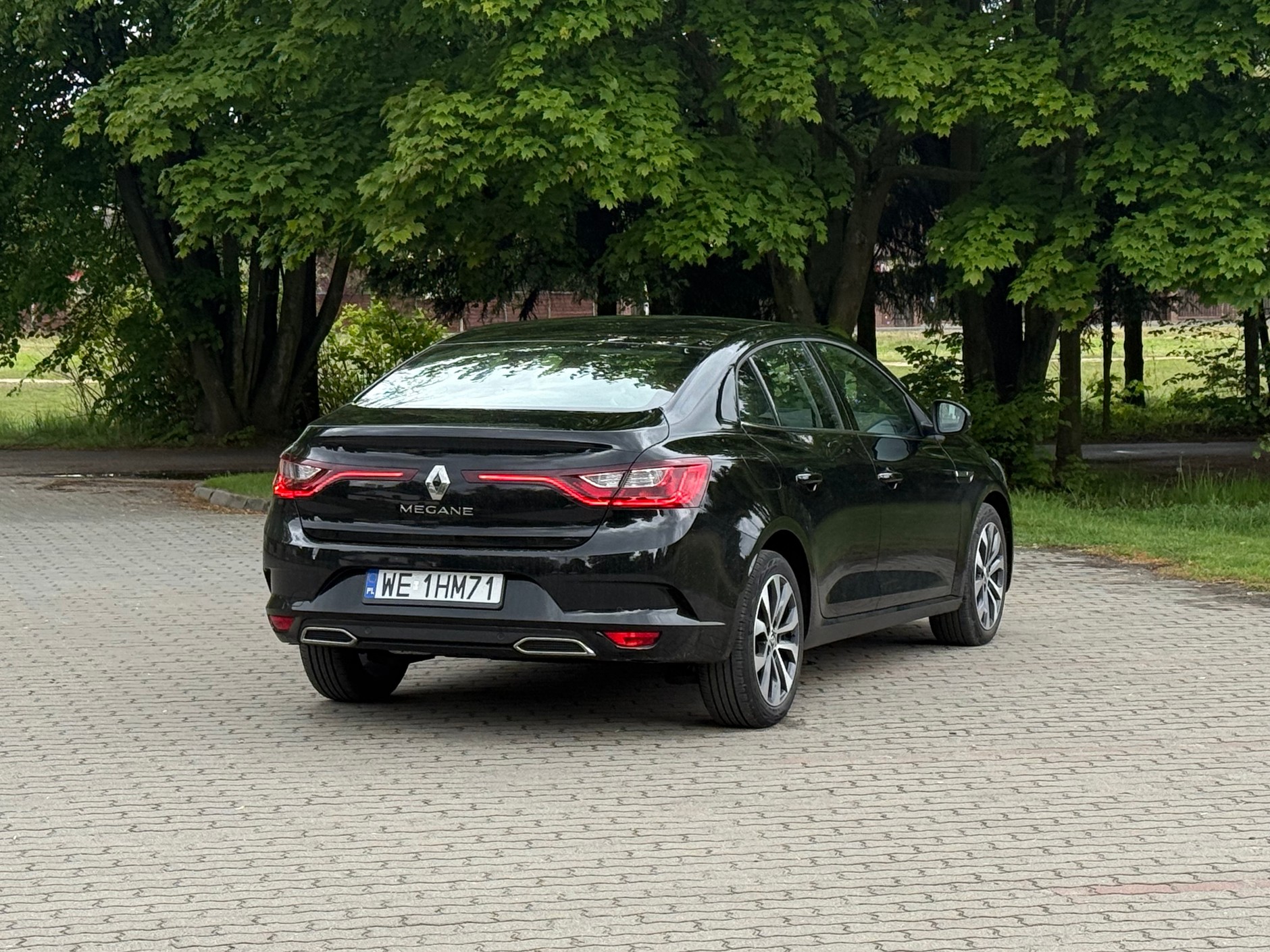 Renault Megane Grand Coupe Blue dCi 115 EDC