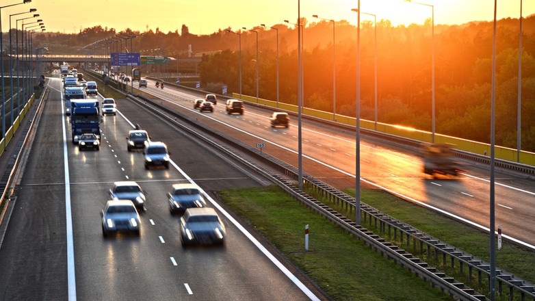 W 2022 r. w Polsce z powodu niedostosowania prędkości na autostradach zginęło 21 osób. Zdjęcie ilustracyjne