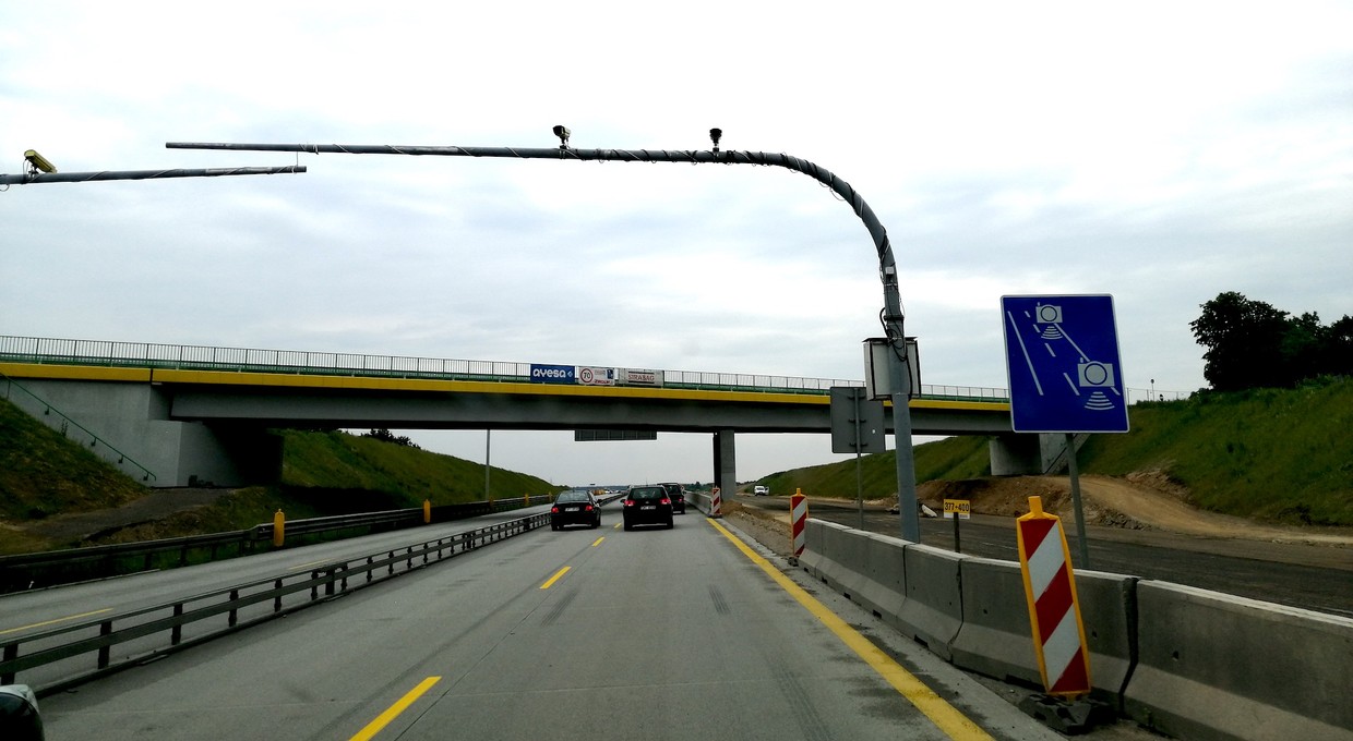 Przenoszą odcinkowy pomiar prędkości z autostrady A1 do Warszawy. Ale tylko jeden z dwóch!