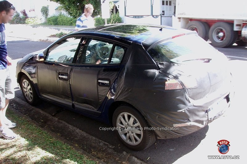Zdjęcia szpiegowskie: Renault Megane trzeciej generacji