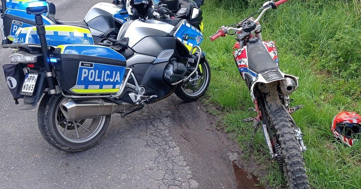 Obraz pochodzący z serwisu https://wodzislaw-slaski.policja.gov.pl/k28/informacje/wiadomosci/387333,Kierujacy-motocyklem-typu-cross-zatrzymany-przez-patrol-drogowki.html
