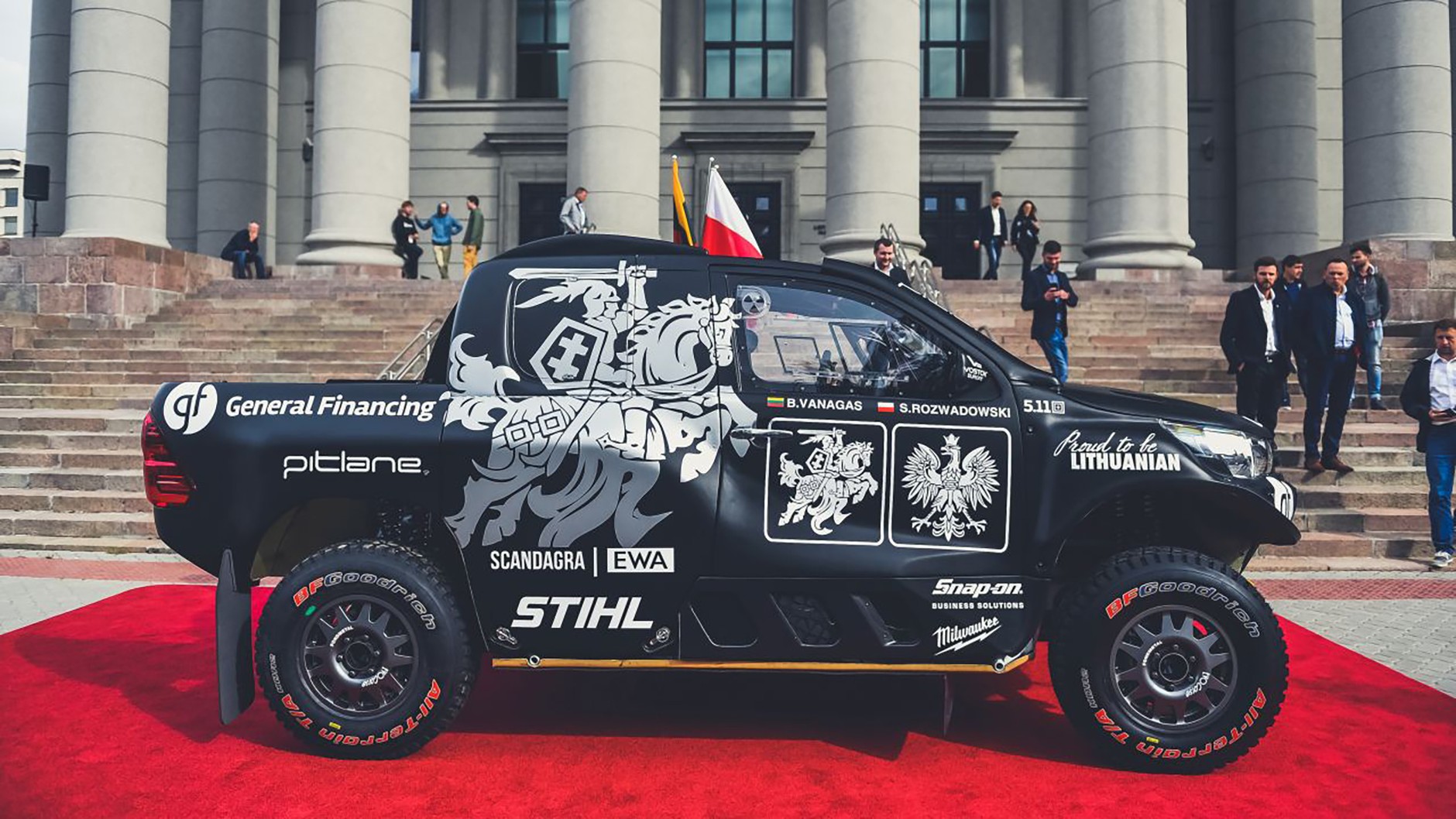 Toyota Hilux Black Hawk V litewsko-polskiego teamu Pitlane przygotowana na Rajd Dakar