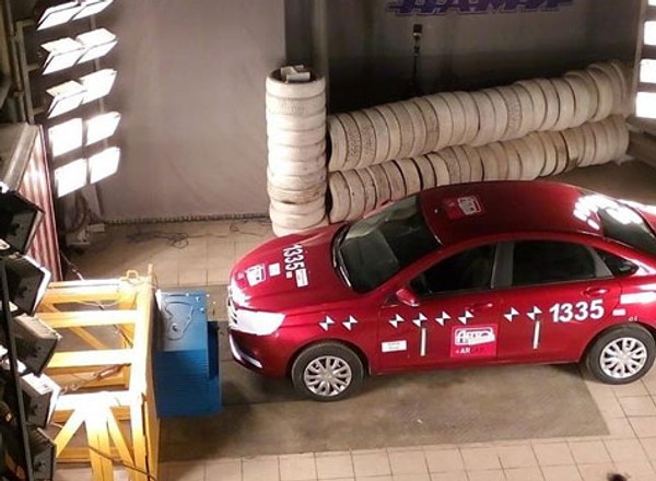 Czy nowa Łada Vesta jest bezpieczna?