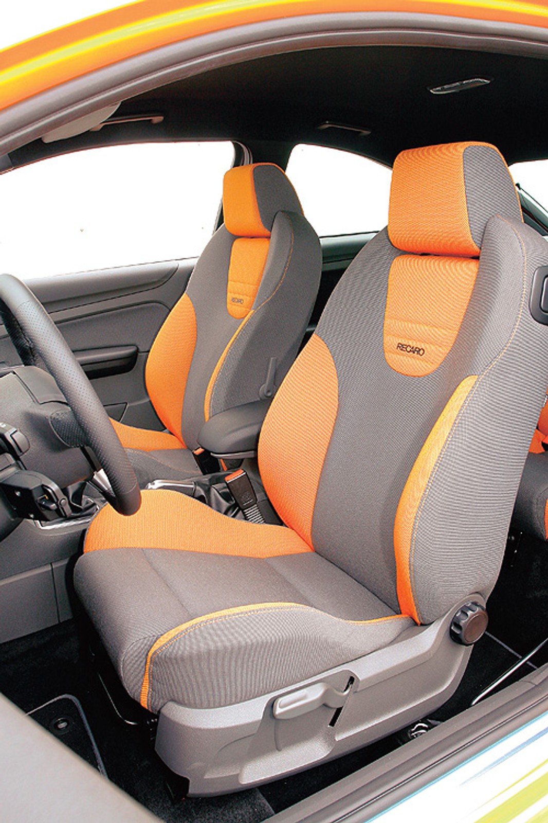 Opel Vectra GTS, Ford Focus ST - Odmienne pomysły na dużą moc