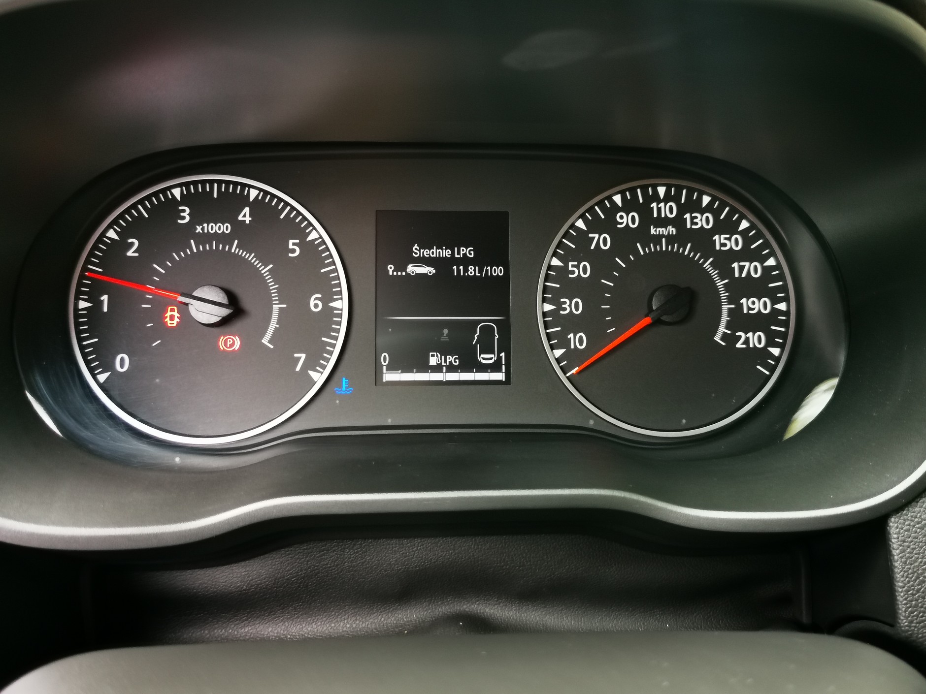 Wyświetlacz komputera pokładowego potrafi wyświetlać dane o zużyciu LPG