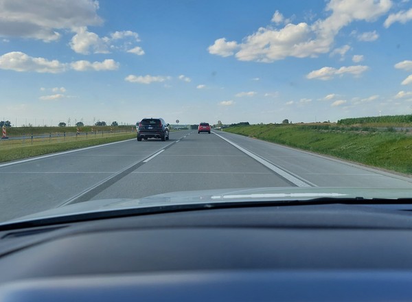 Kierowcy myślą, że mogą tu jechać 120 km/h. Łatwo dostać wysoki mandat